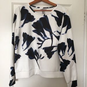 H&M blue white floral sweater